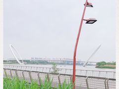 -南京眼步行桥