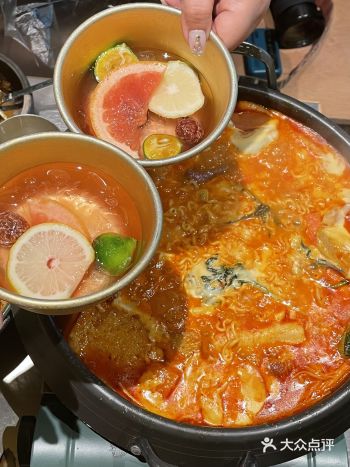 报告！火爆整个魔都的韩国部队火锅～茱小姐