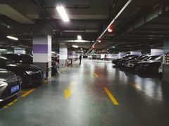 -百联又一城停车场