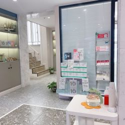 -咪咪专业脱毛连锁机构