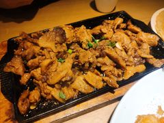 炉火烤五花肉-吕氏疙瘩汤·海鲜新鲁菜(凯德mall新都心店)