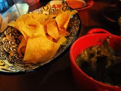 墨式玉米脆片配番茄粒粒沙拉-TEQO·Mexican food & Bar