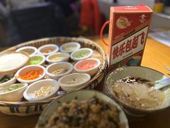 -包整·丝娃娃(一览甲秀楼风景店)