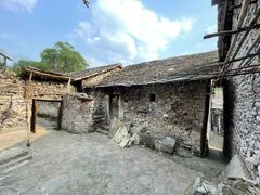 -高荡千年布依古寨旅游景区