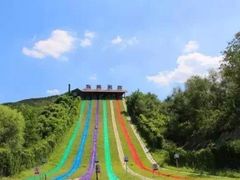 -雪山彩虹谷景区