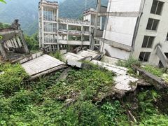 -四川汶川特大地震漩口中学遗址