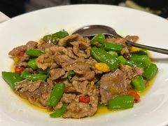 杭椒爆炒牛肉-新白鹿餐厅(龙游路总店·杭帮菜名店)