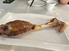 烤羊腿-那达慕蒙古风味酒楼