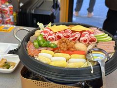-豚妈妈汤饭·部队锅(南京东路店)