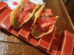 芝麻脆片配牛油果酱及西瓜莎莎-TOMATITO(无限极荟店)