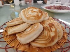 摩登粑粑-蔼若春.传承云南菜(金碧公园店)