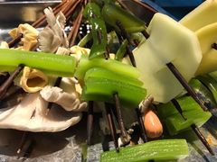 -钢管厂五区小郡肝串串香(奥克斯广场锦城万达店)