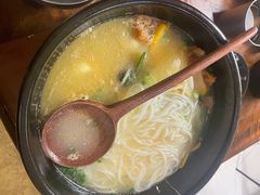 -银米·云南传统过桥米线(双廊黑金冠店)
