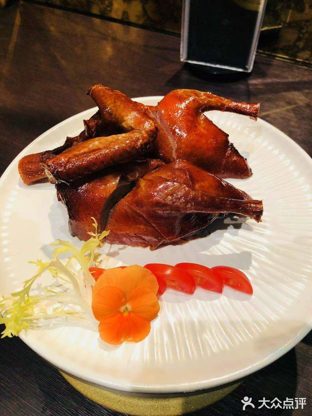 鸡爪吃起来也比较糯的，吃火锅太多了