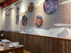 大堂-岳记兴隆·青城腊排铜火锅(融创店)