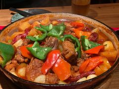 珐琅锅大盘鸡-阿里家·新疆烤肉酒場 by MIG