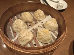 季节限定蟹膏小笼包-南翔馒头店(豫园店)