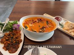 -Chom Cafe and Restaurant
