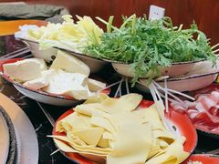 -边江铁锅炖鱼(振八街店)