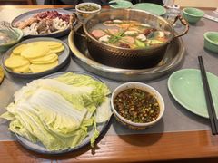 -小志家.野生菌鲜切牦牛肉牛杂火锅