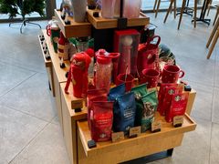 零售区-星巴克臻选(上海长风大悦城店)