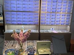 -天空之镜眼镜店蔡司依视路配镜授权零售店(望京颐堤港店)