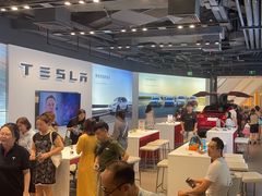 -TESLA 特斯拉(上海太古汇体验店)