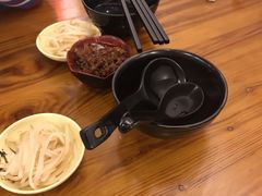 -丽虹云南过桥米线(兴工街店)