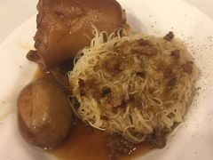 豬腳面線-阿水狮猪脚大王(台中公园店)