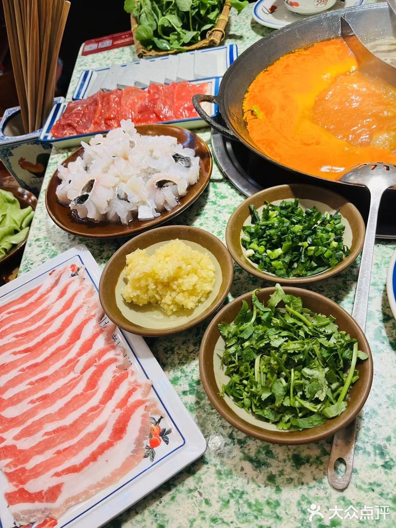探店 | 鸿姐老火锅（静安店）