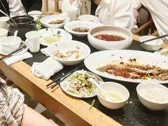 -鱼鲜饭香·招牌汽锅剁椒鱼头王