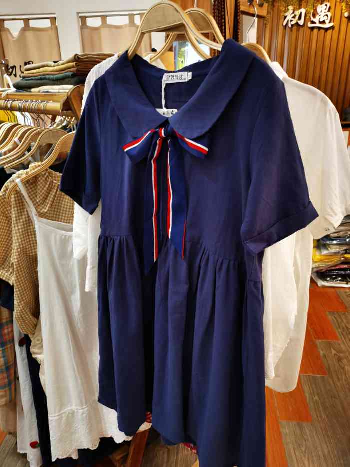 初遇(江南新地店)-"从江南西路地铁a口下去后右拐,走不多远就.