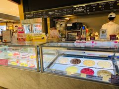面包甜点陈列柜-哈根达斯(青岛海信店)