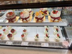 -花花卷卷·鲜食蛋糕(静安久光百货店)
