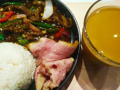 黑椒牛柳培根盖饭-来龙里 精致 东南亚餐室(万象城店)