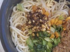 -两勺子一碗口水鸡拌面