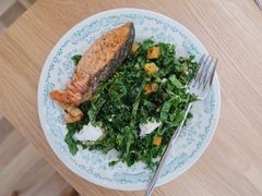 煎三文鱼牛油果色拉-Wagas沃歌斯(太古汇店)