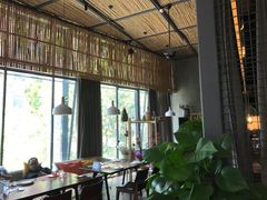 靠窗位-肴约·花园式餐厅(湖里店)
