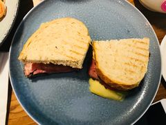 牛肉三明治-Moka Bros 摩卡站(西单大悦城店)