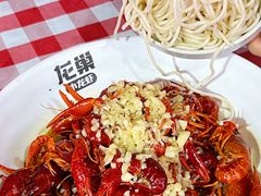 -龙巢盱眙龙虾·鸡煲·烧烤宵夜(坪洲店)