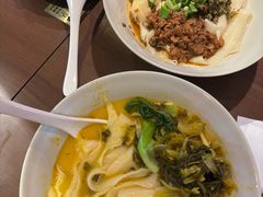 -顺溜·手工刀削面·黑金店(铜锣湾店)