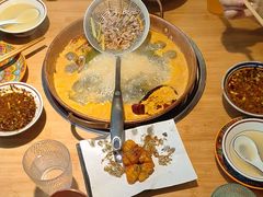 -洱火云南酸菜牛肉火锅(石景山当代商城店)