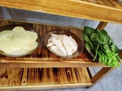 -锅来乐地锅鸡(安亭店)