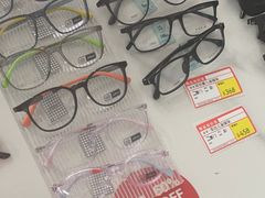 -英伦眼镜蔡司依视路折扣店(通州万达店)