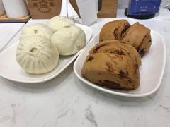 -李与白包子铺(桐梓林店)