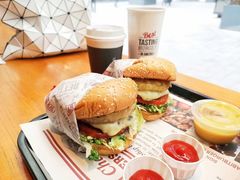 -The Habit Burger Grill 哈比特汉堡(复兴soho店)