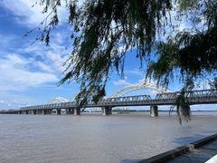 -人民防洪胜利纪念塔