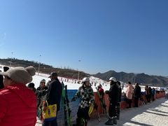 -荣盛康旅野三坡滑雪场