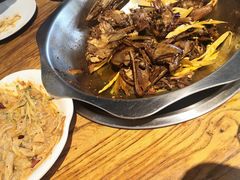 主打的干锅鸭头-安诚居干锅鸭头(八角店)