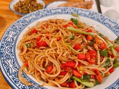 -辣叨叨·江西小炒锅气米粉(南京西路店)